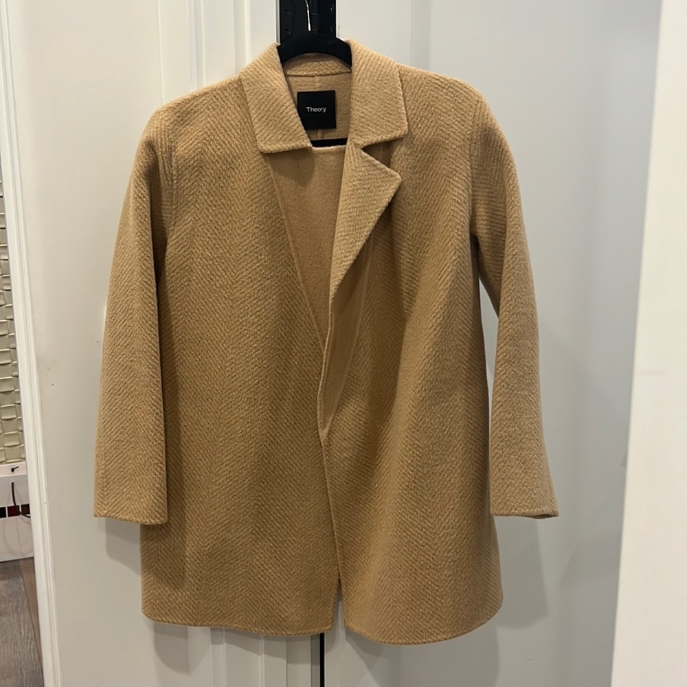 Theory Coat size Petite